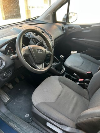 Ford E-Tourneo Courier 2017