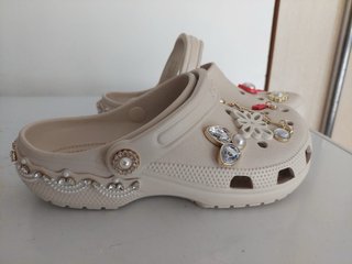 Crocs Classic Beige con Perle e Strass
