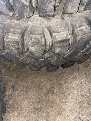 Neumáticos Maxxis 255/85R16 70-80% uso) 4u
