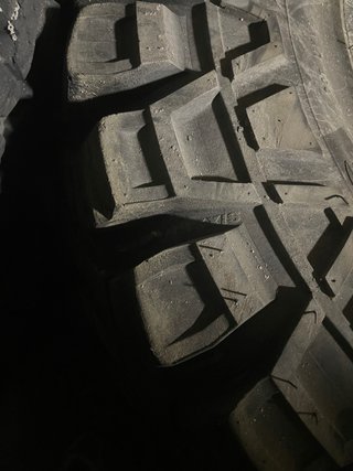Neumáticos Maxxis 255/85R16 70-80% uso) 4u