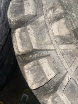 Neumáticos Maxxis 255/85R16 70-80% uso) 4u