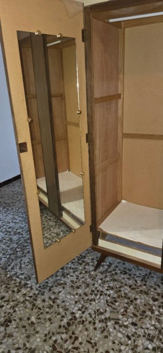 Set de dos armarios roperos de madera años 80