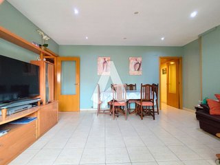 Piso en venta en El Castell-Poble Vell en Castelldefels