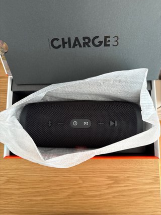 Altavoz Bluetooth JBL Nuevo y estuche juntos