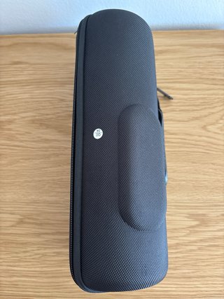 Altavoz Bluetooth JBL Nuevo y estuche juntos