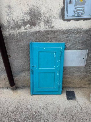 Puertas y ventanas antiguas