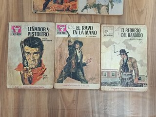 Lote 8 novelas Oeste // Autores varios