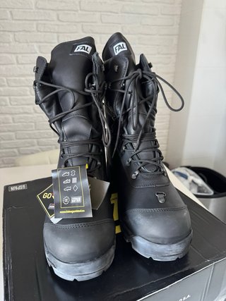 * 45 Botas FAL Frío Extremo goretex caza montaña