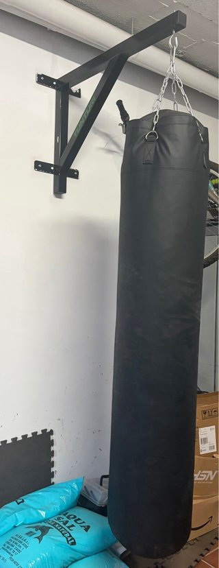Saco Boxeo Tunturi 1.80m + Soporte Pared