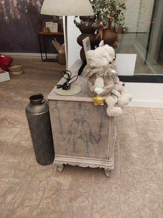 Cómoda antigua de madera