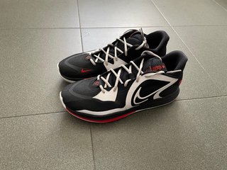 Nike Kyrie Low Talla 47.5