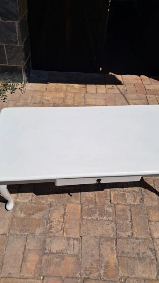 Mesa de centro clásica madera estilo Isabelino
