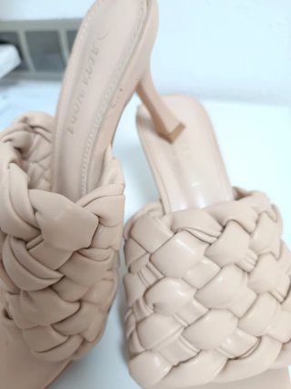 Sandalias Alta Moda Beige Trenzadas Tacón