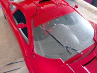 Coche a escala 1:18 Rojo