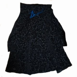 Abrigo Desigual Negro con Estampado Floral