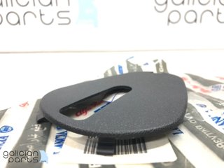 Embellecedor anclaje asiento trasero Fiat Stilo 3