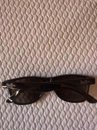 Gafas de sol infantiles negras y verdes