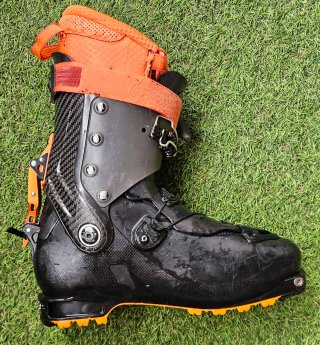 Bota Atomic Backland Carbono 26-26.5