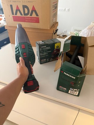 Aspirador recargable de mano