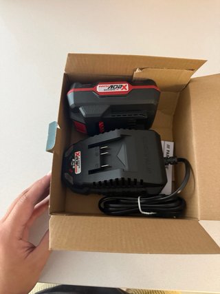 Aspirador recargable de mano