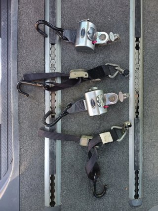 Soportes para carros y sillas
