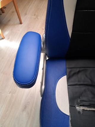 Silla gaming/estudio azul y negra