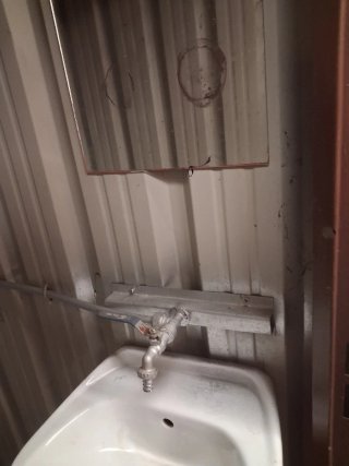 Puerta de chapa para obra