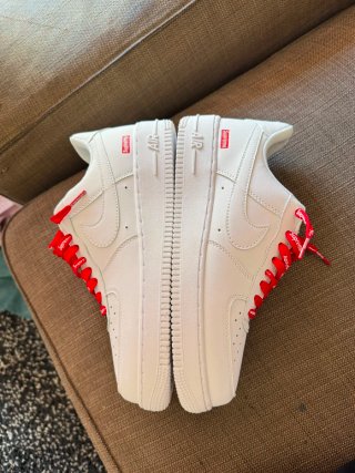 Nike Air Force 1 x Supreme Rojas Blancas