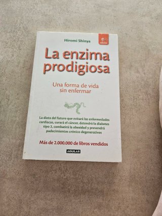 La enzima prodigiosa : una forma de vida sin en...