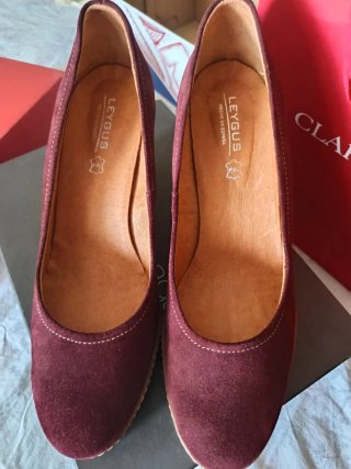 Zapatos Leygus ante cuña burdeos