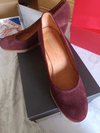 Zapatos Leygus ante cuña burdeos
