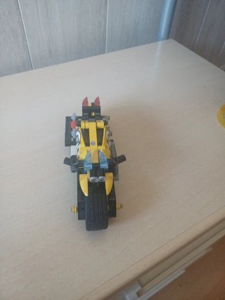 Moto Stunt Lego Amarilla