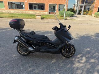 Yamaha TMAX 530 black max