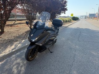 Yamaha TMAX 530 black max