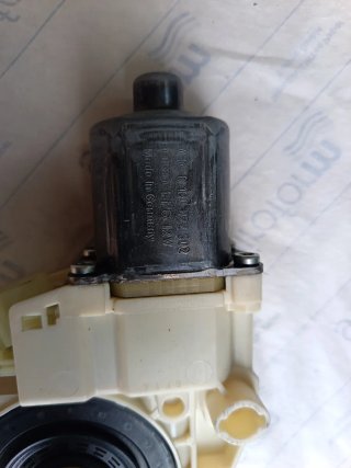 Motor Elevalunas Mercedes W204 derecho "copiloto"