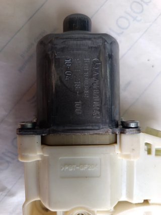 Motor Elevalunas Mercedes W204 derecho "copiloto"