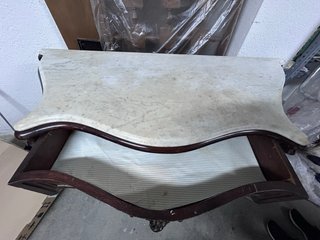 Comoda madera caoba y mármol
