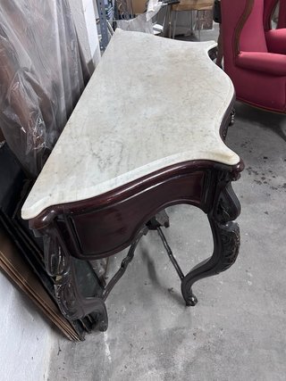 Comoda madera caoba y mármol