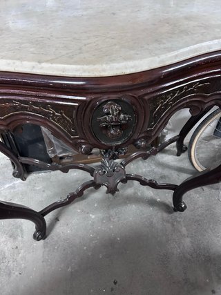Comoda madera caoba y mármol