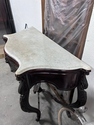 Comoda madera caoba y mármol