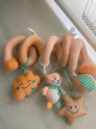 Espiral para carrito de bebé con peluches