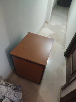 Cajonera de madera con 3 cajones