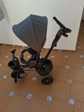 Triciclo infantil gris
