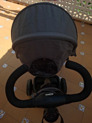 Triciclo infantil gris