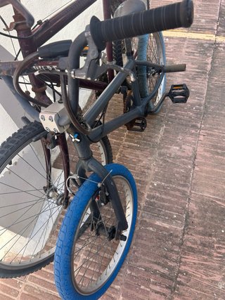 Bicicleta BMX infantil azul