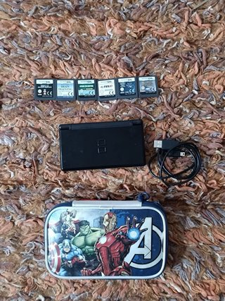 Nintendo DS Negra + 5 Juegos + Funda