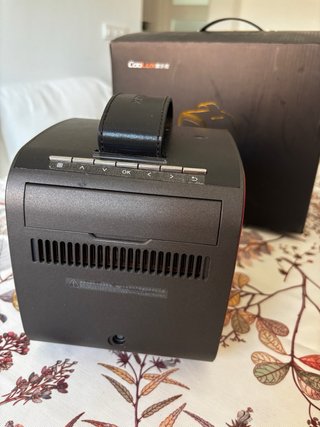 Proyector Coolux Negro y Rojo