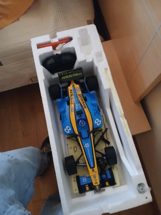 Coche RC Renault F1 Team Nikko