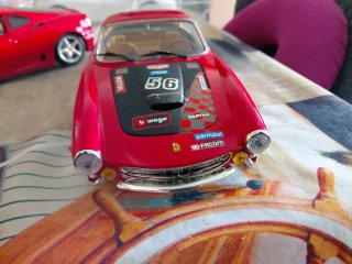 Coches a escala 1:18