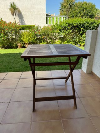 Mesa de madera plegable exterior